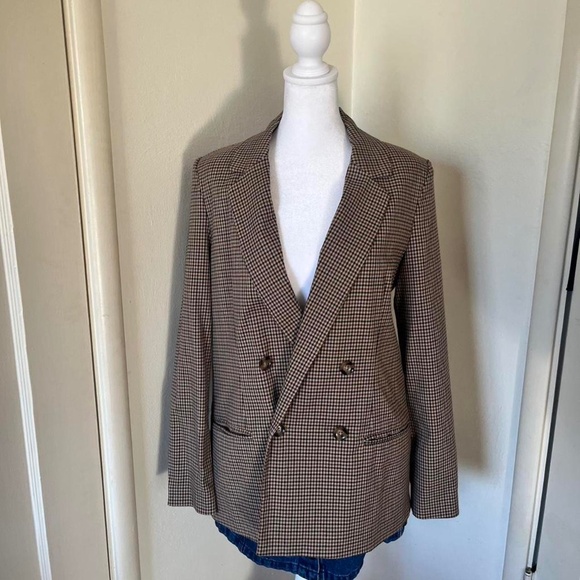 Blazer - Picture 1 of 6